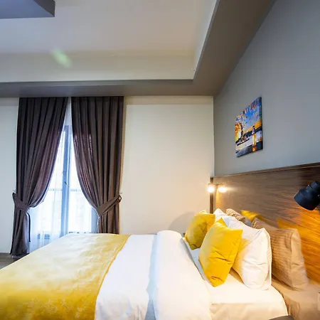 Otel Mugwort & 4*
