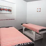 Otel Mugwort &
