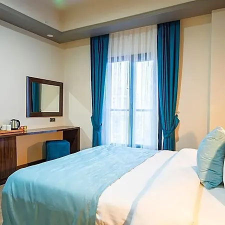 Hotel Mugwort & 4*