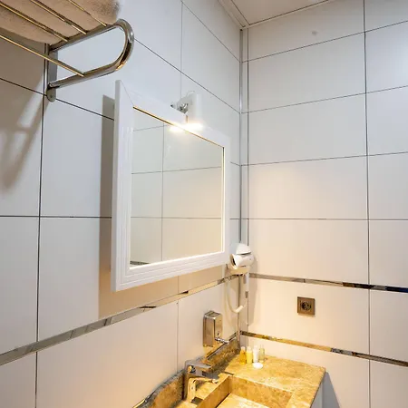 Mugwort & Hotel Istanbul